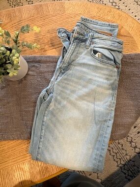 American Eagle Outfitters Light Blue High-Rise Men’s Jeans